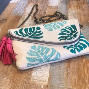 Canvas purse with Leaf design